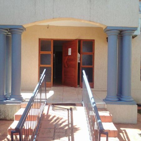 Tshedza Guest Lodge Louis Trichardt Eksteriør billede