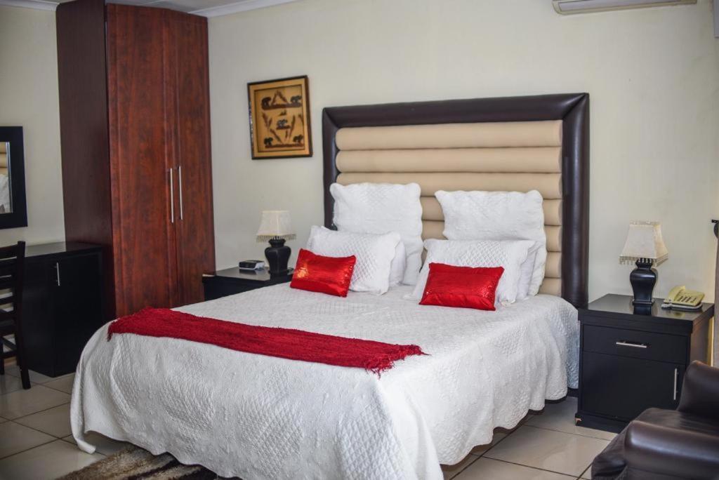 Tshedza Guest Lodge Louis Trichardt Eksteriør billede