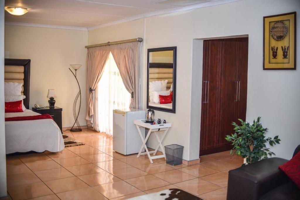 Tshedza Guest Lodge Louis Trichardt Eksteriør billede