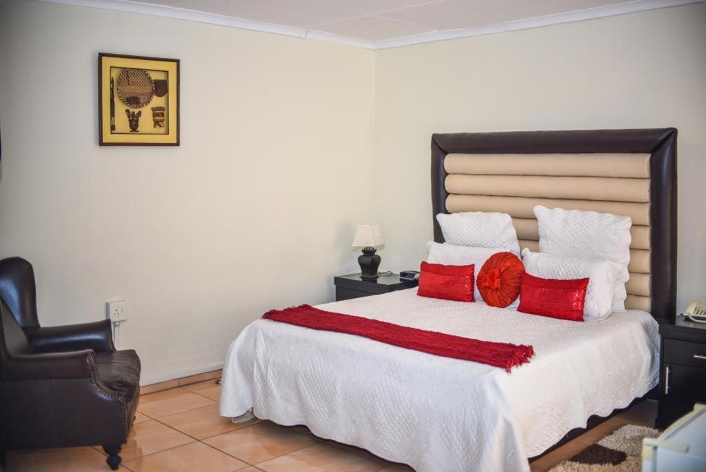 Tshedza Guest Lodge Louis Trichardt Eksteriør billede
